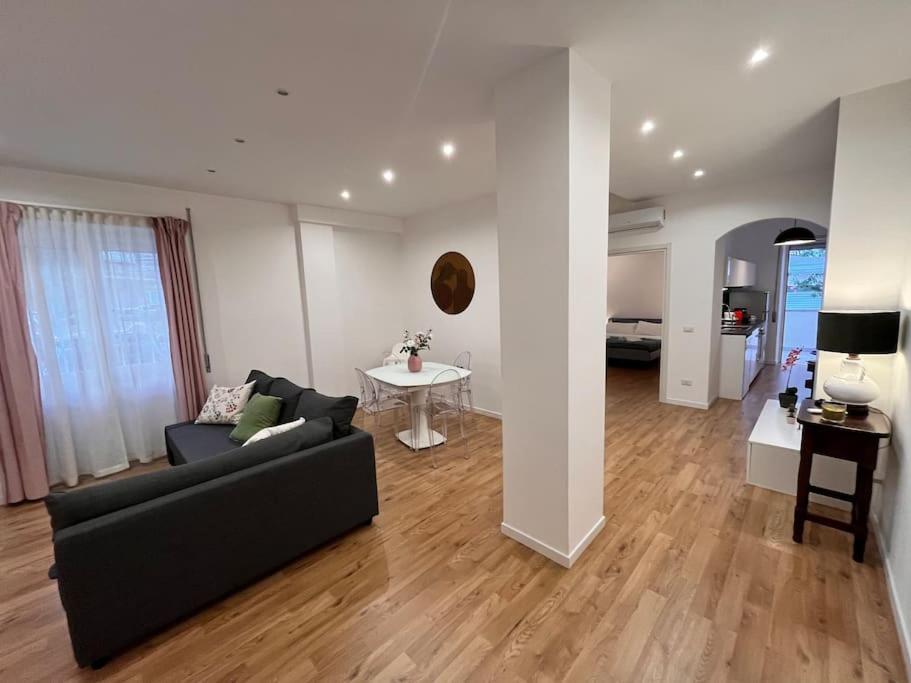 Apartament La Casa Di Lillidu - Napoli Most Exclusive Area Zewnętrze zdjęcie
